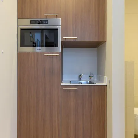 Novallure Centre * لاهاي