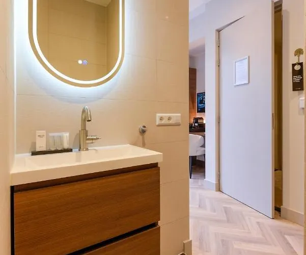 Novallure Centre Hotel L'Aia