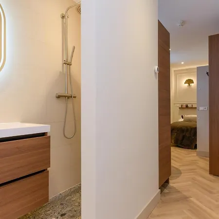 Hotell Novallure Centre *