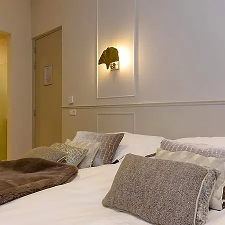 Novallure Centre Hotell *