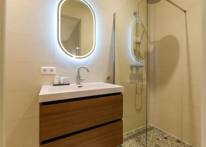 Hotel Novallure Centre *