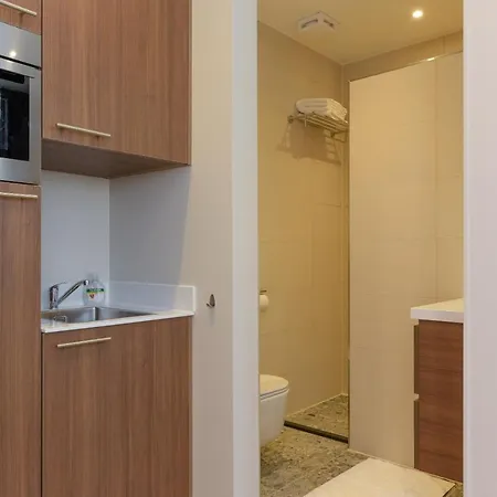 Novallure Centre فندق