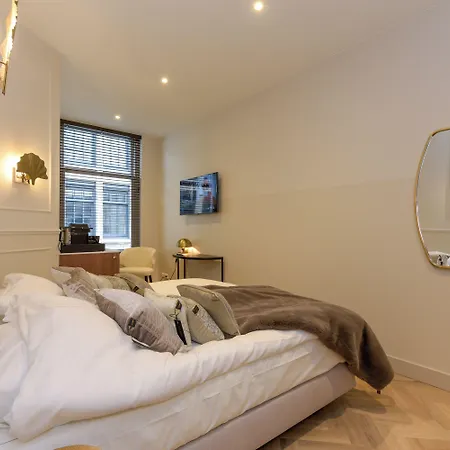 Novallure Centre فندق *